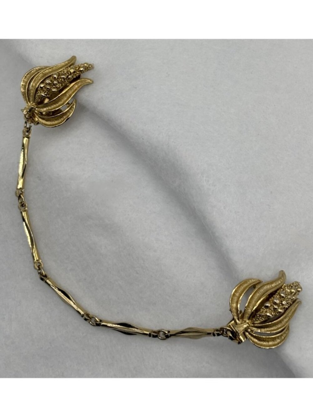 Vintage Sweater Clips Gold Tone Floral Components Delicate Link Chain Not Signed